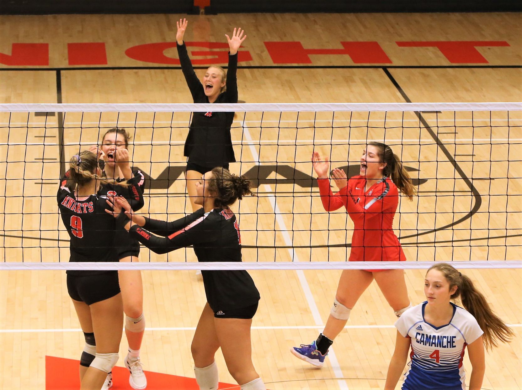 101821-qc-spt-cam-assum vball9.jpg